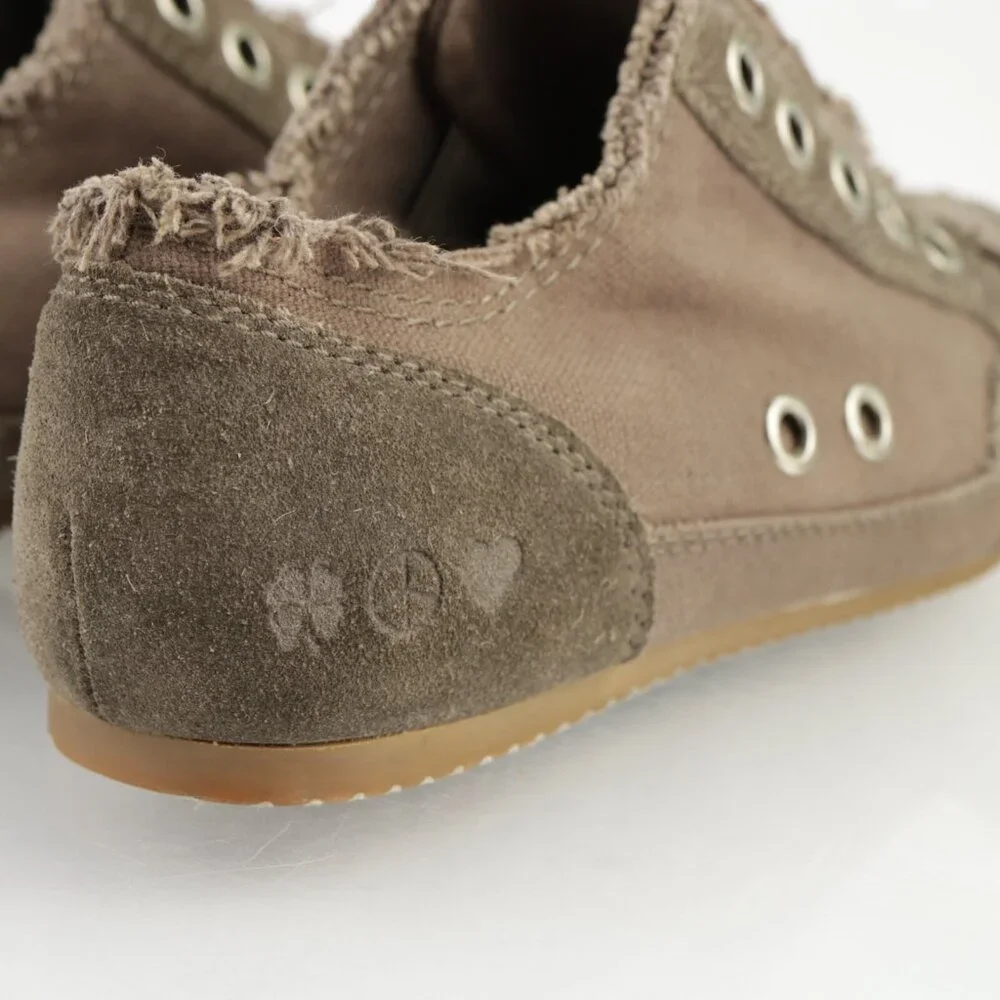 VTG Lucky Brand Womens Sneaker Size 7 Tan Suede Laceless Slip On Frayed Shoes 90